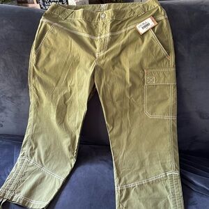 Title nine green capris size 12